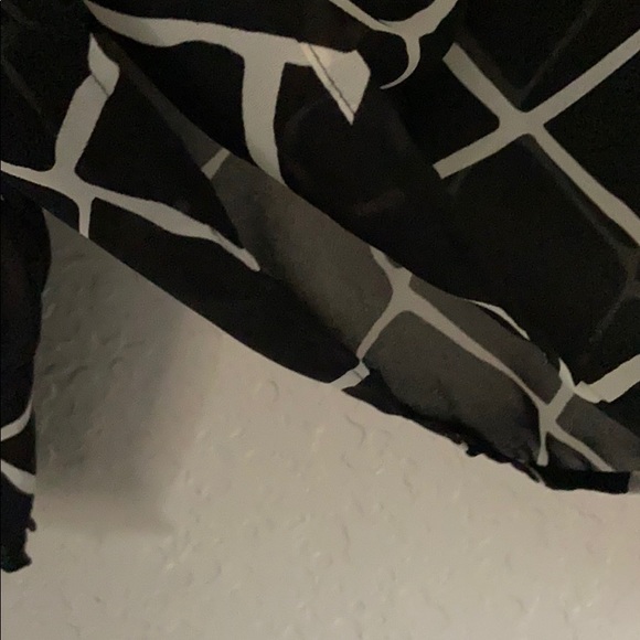 Sheer black and white top - Picture 4 of 4